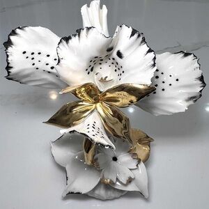 Vintage Capodimonte Italian Ceramic Tiger Lily Figurine Single